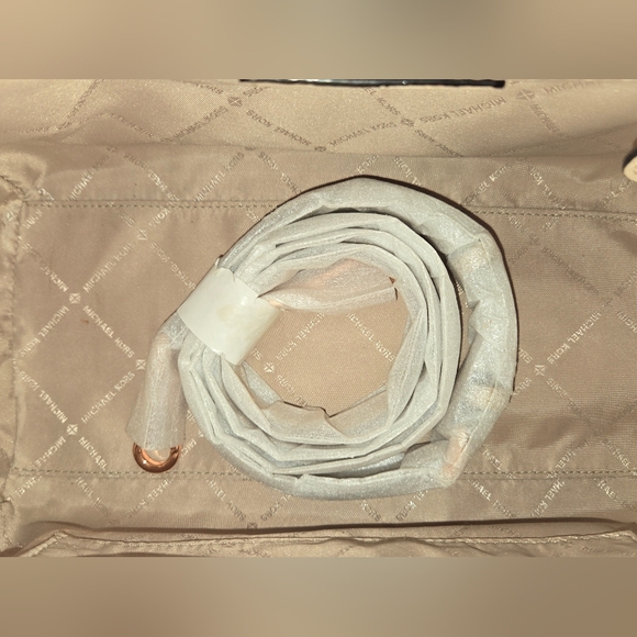 11x8x5.Michael Kors Gold Satchel Bag & wristlet. New shoulder strap. - Picture 15 of 15